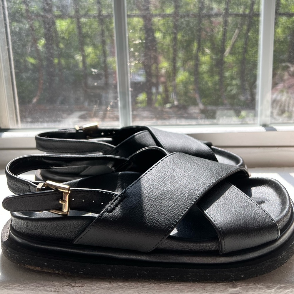 Alohas Marshmallow Sandals, black chunky platform sandals